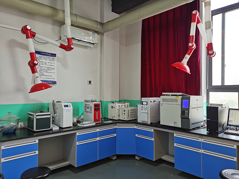 ����ɫ����